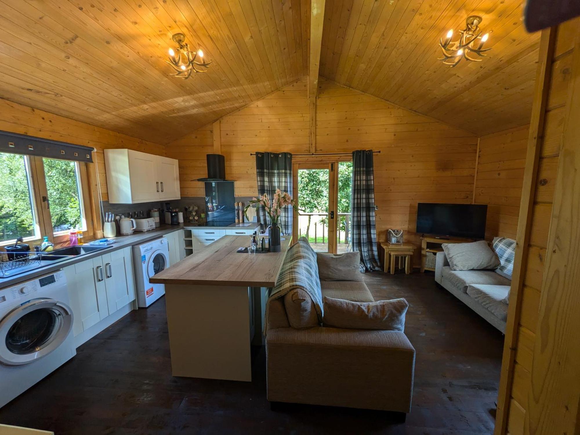 Newcastleton Rustic Lodge Retreat At Riverview Holiday Park מראה חיצוני תמונה